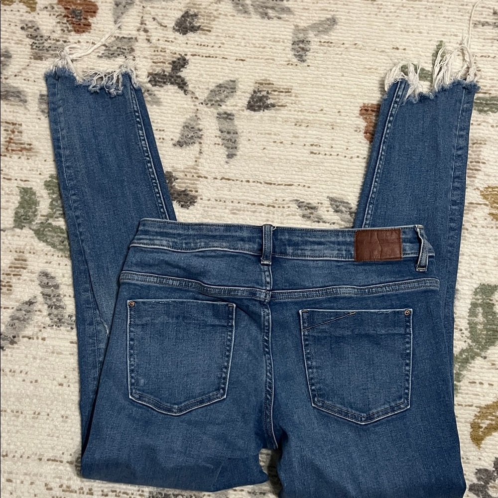 Zara Women's Blue Distressed Skinny Jeans - Picture 4 of 4